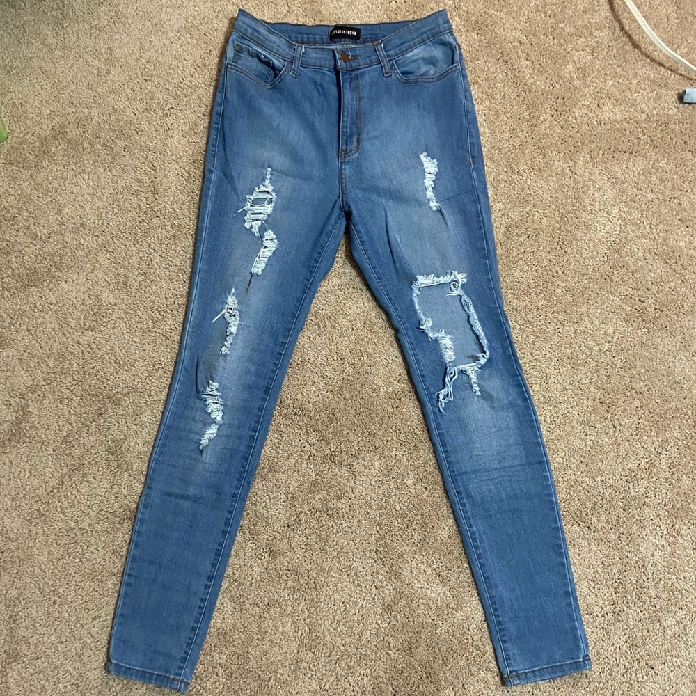 Ripped skinny jeans